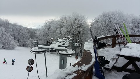 A Nagy Hideg-hegyen négy hétvége jutott a síelőknek.| Fotó: sielok.hu