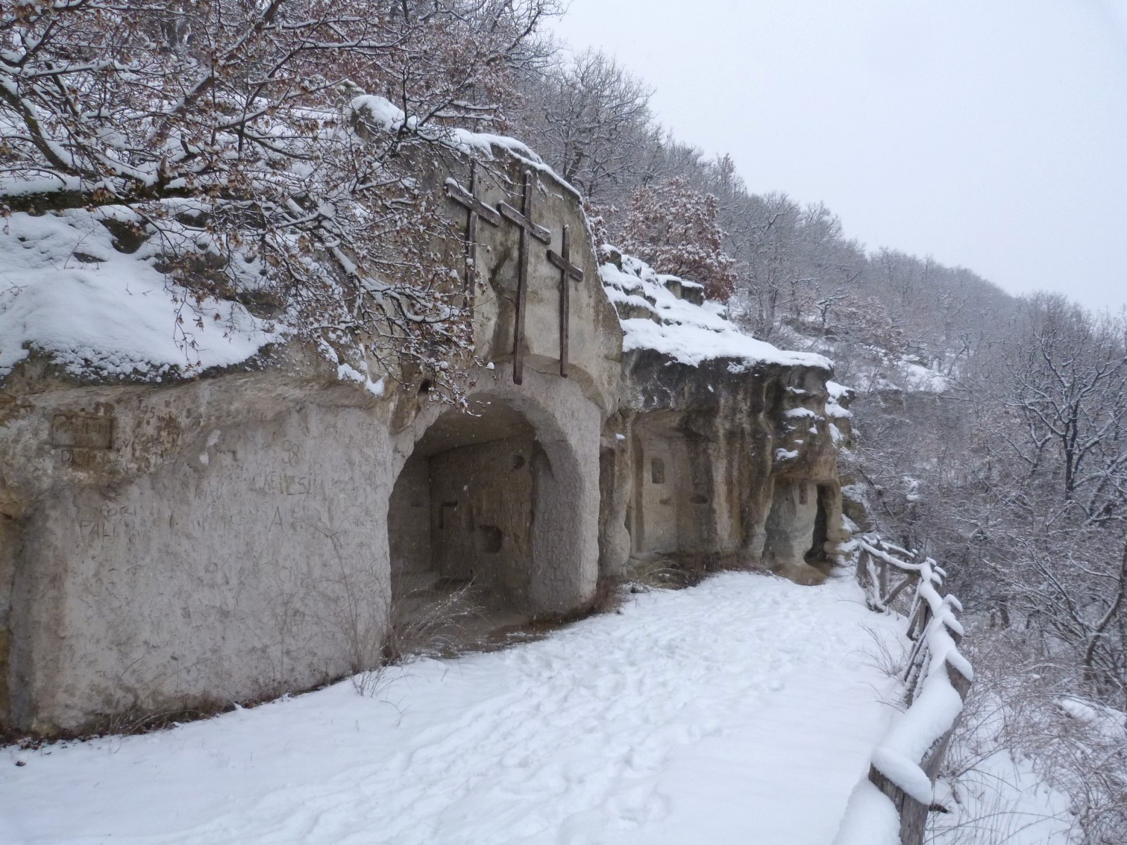Szentkúti remetebarlangok
