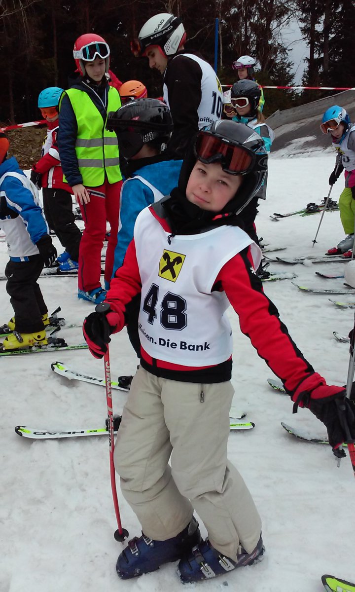 48. rajtszámmal Dérfai András