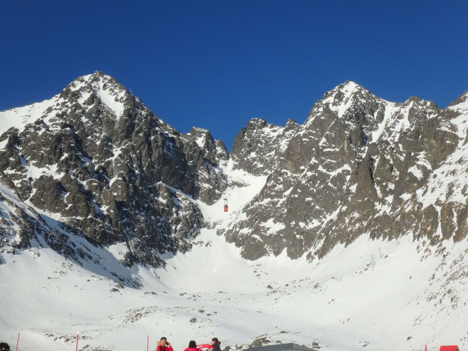 Kis piros útban a csúcsra