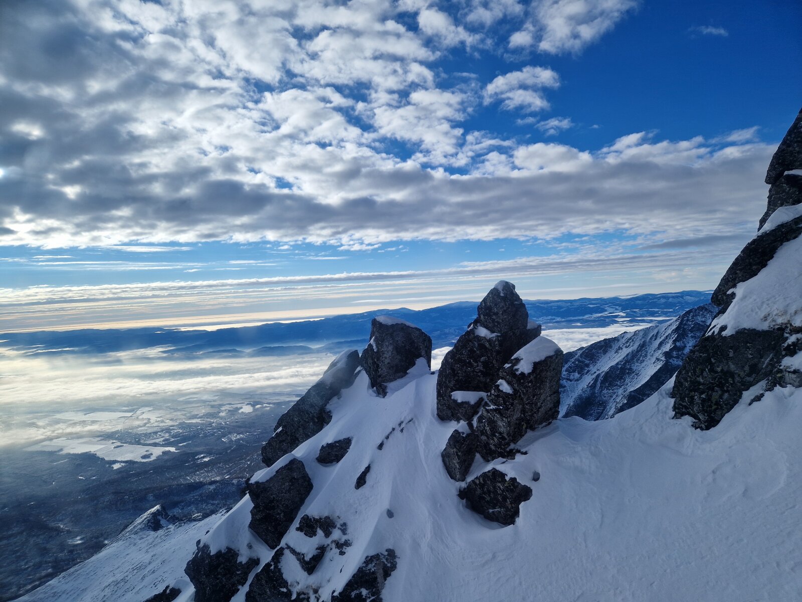 Kilátás a piros kabinos liftból 