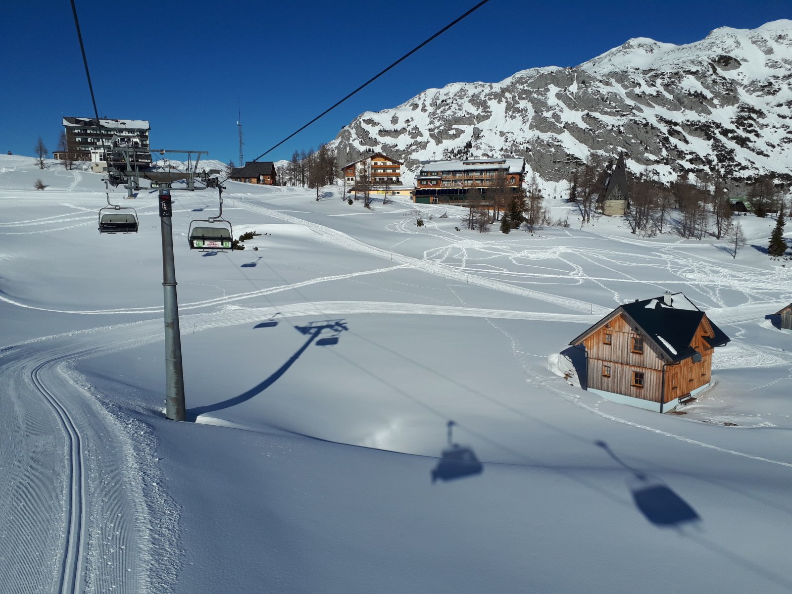 Ez a látvány vár az ülőszékes felvonó hegyállomásán