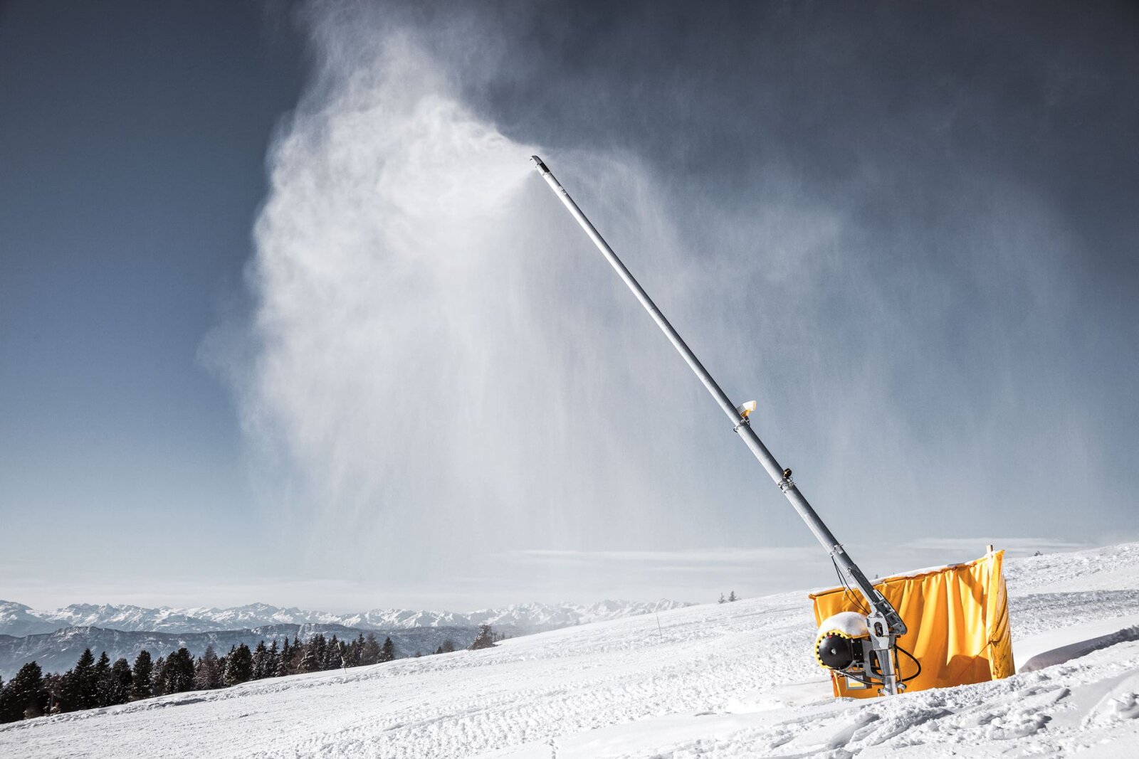 A TechnoAlpin TL8-as típusú hólándzsája I Fotó: technoalpin.com