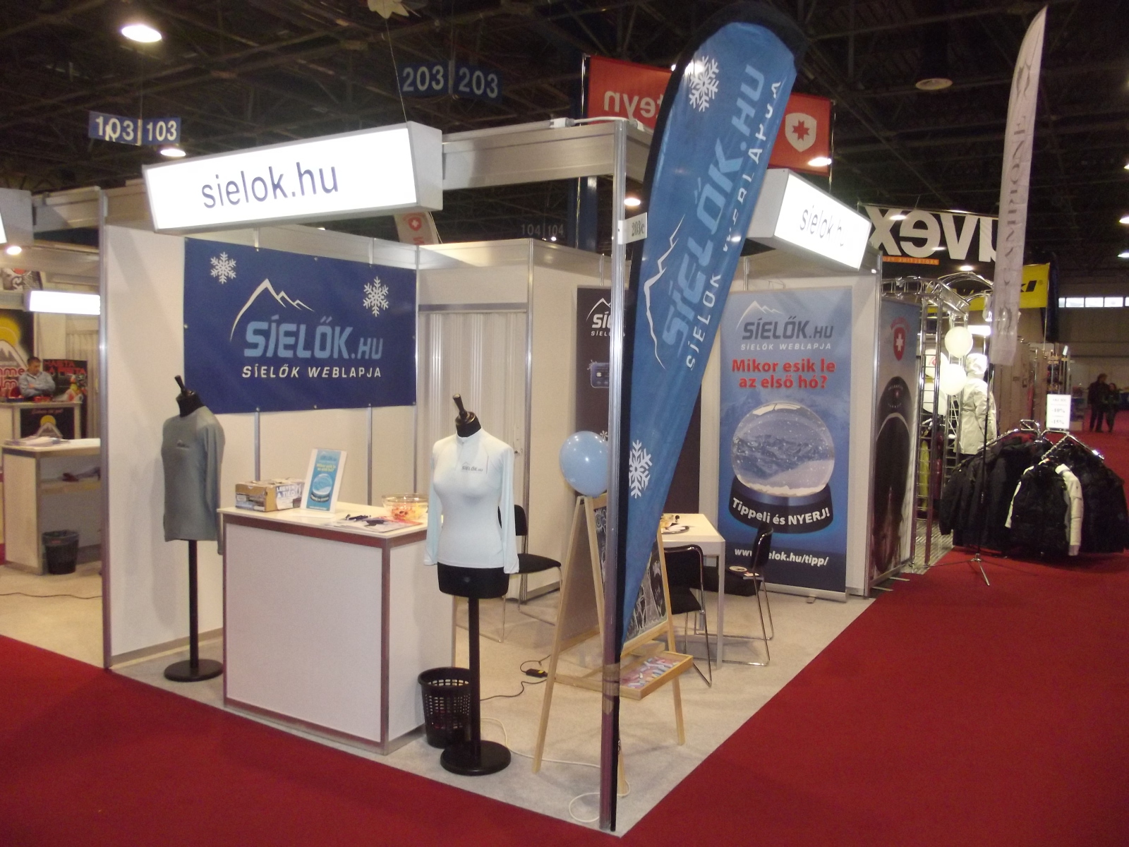 A Síelők.hu standja 2012-ben