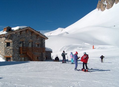 Chaudannes felvonó felső végénél a hasonló nevű ház és vendéglő