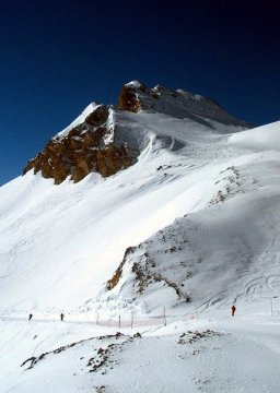Látkép a felvonóról a párhuzamos pályára