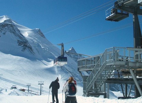 Teraszról a Motte gerincére közlekedő kabin