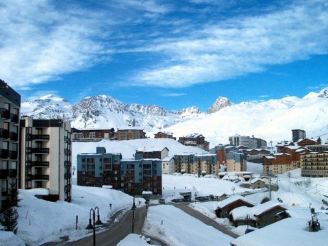 Busszal Lavachet központjába