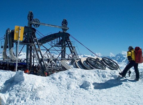 A felső állomás fogadószerkezete