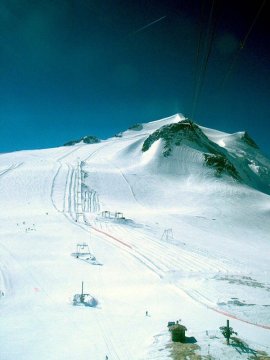 Motte-ról lejövő két pálya szakasz a kilátó-teraszról