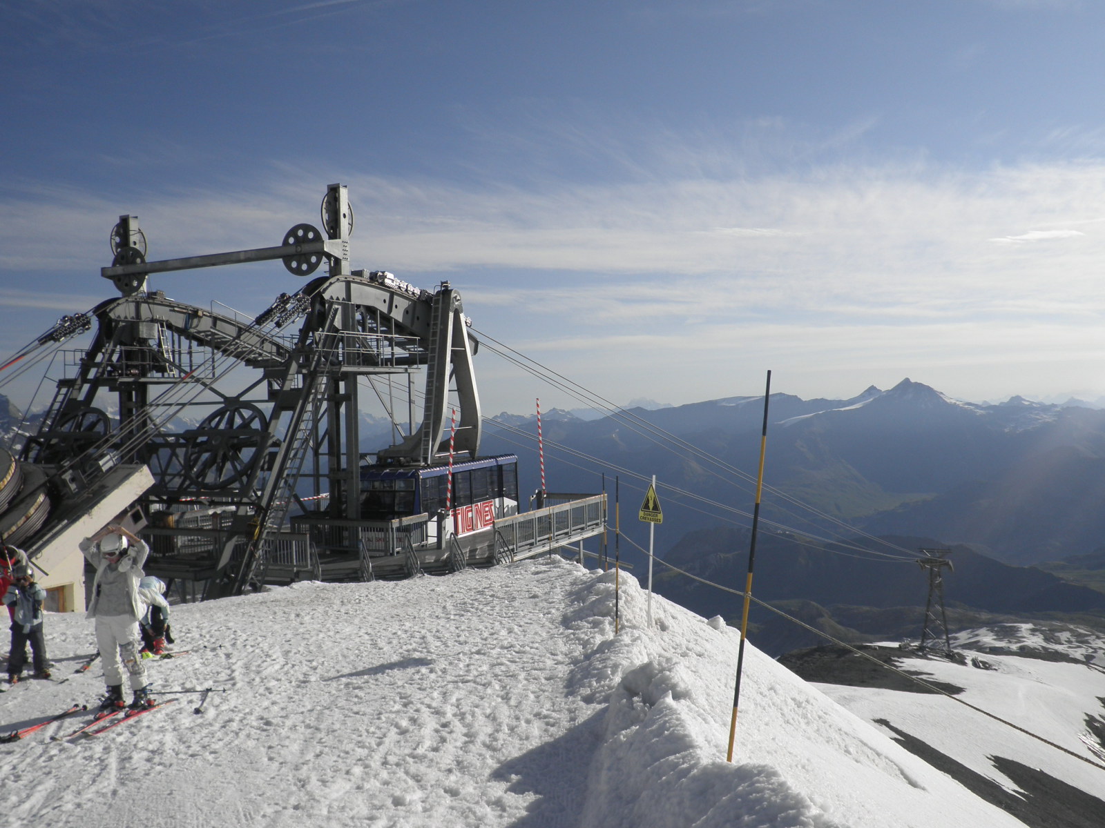 A kabinos felvonó traverze a csúcson