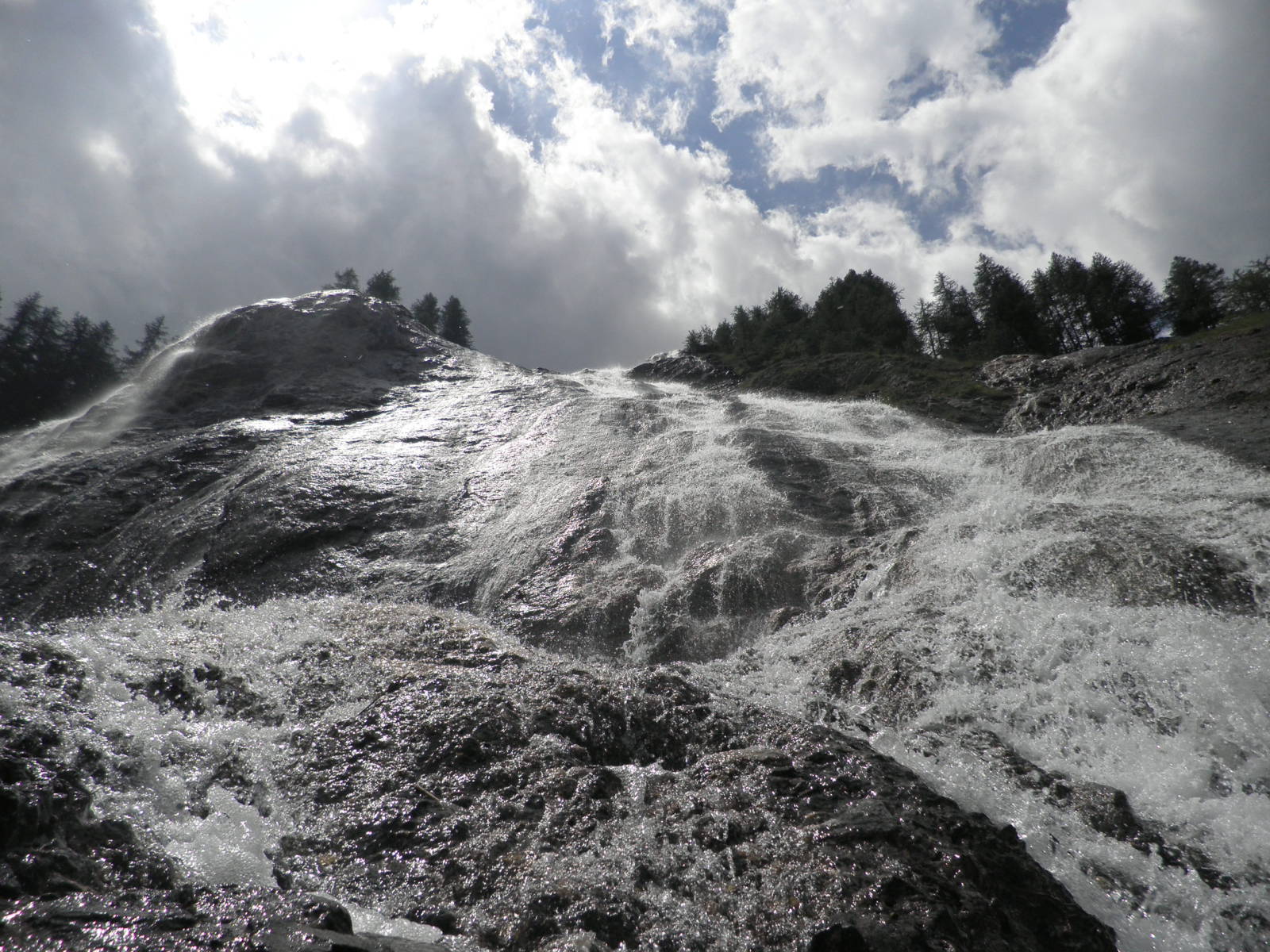 Vízesés Tignes alatt