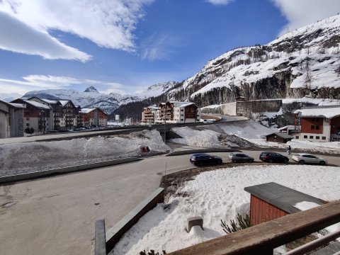 Szállásunk, a Le Kalinda apartmanból a kilátás Tignes 1800-on érkezésünk napján