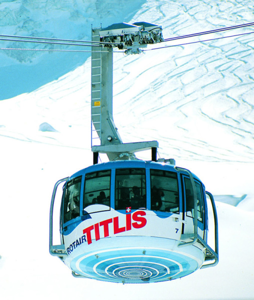 A James Bond filmből ismert Rotair nagykabinos felvonó érdekessége, hogy menet közben a kabin szép lassan körbeforog. - Kattints a képre a nagyításhoz