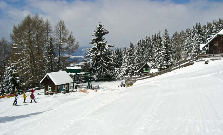 19-Winterurlaub-Skiurlaub-Zirbitzkogel-Tonnerhuette-Direkt-an-der-Skipiste.jpg
