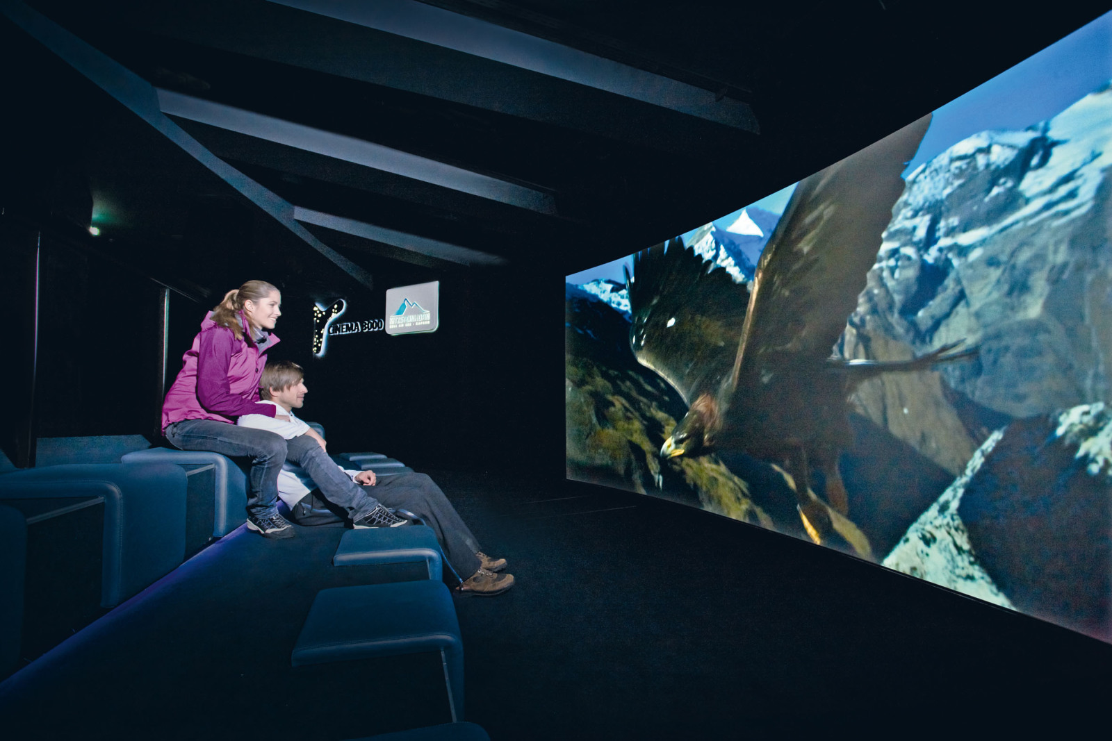 Kitzsteinhorn. Cinema 3000. Ausztria legmagasabban található mozija (3029 méter)