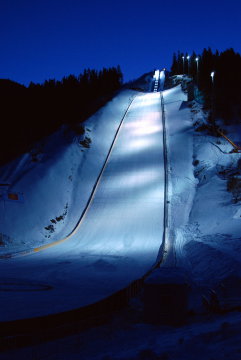 A jelenlegi legnagyobb: Vikersundbakken, Norvégia