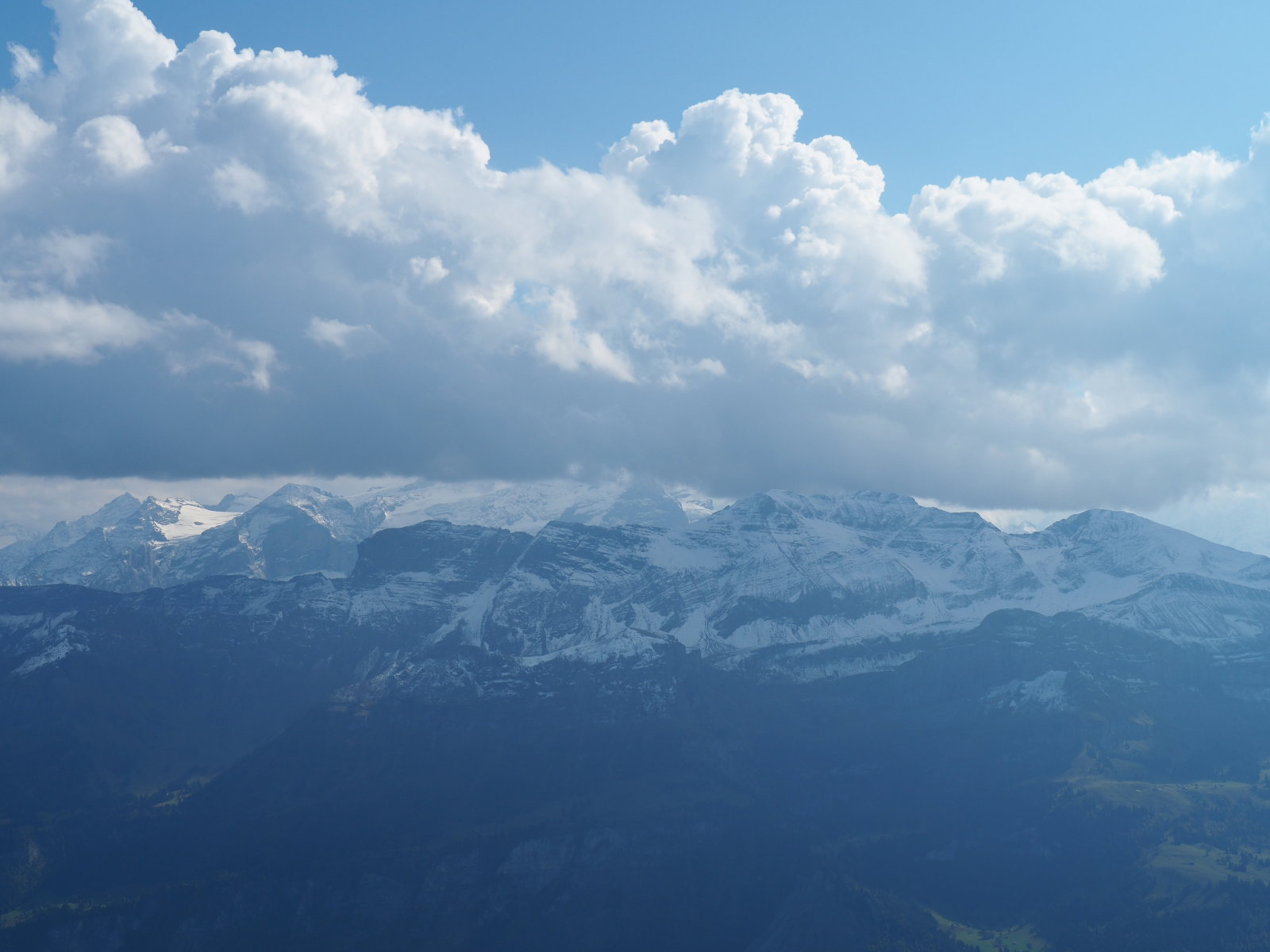 a 4000-ek felhőben voltak