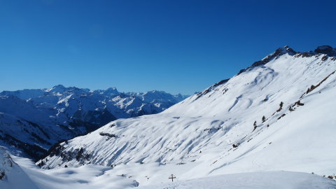 Decemberben ebből a völgyből jöttem fel