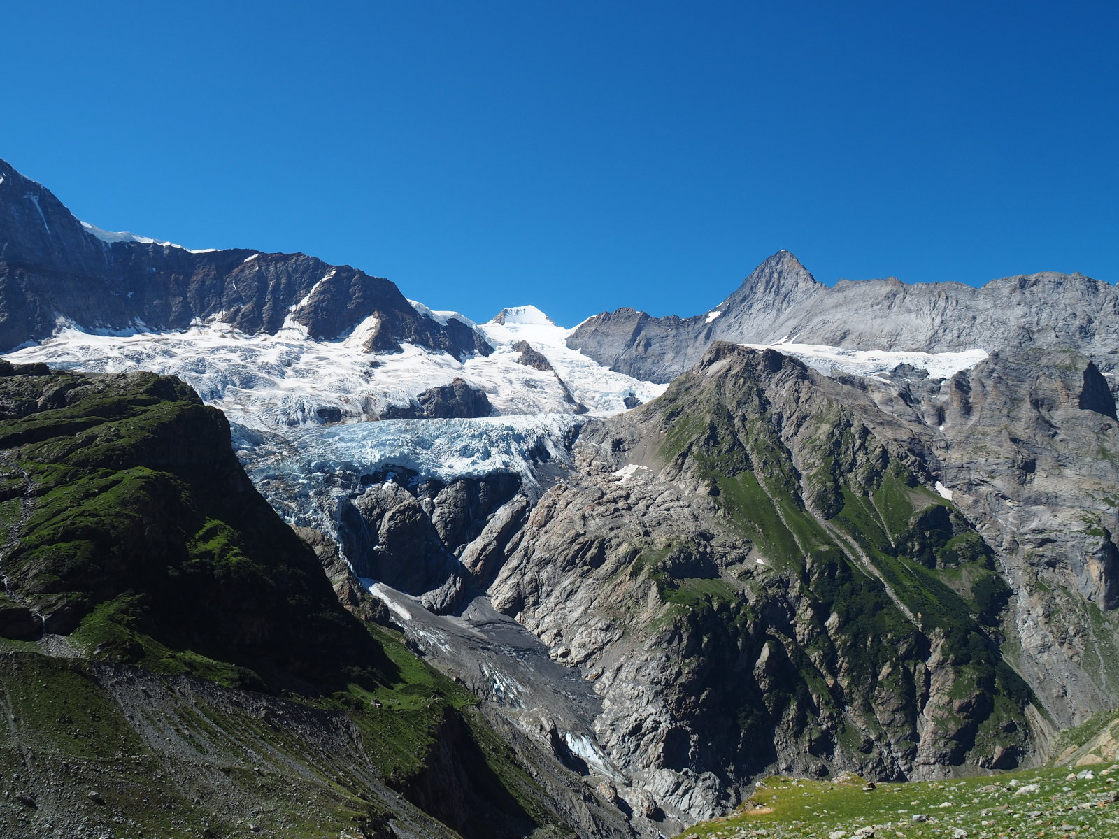 Eiger és a Mönch a déli oldalról