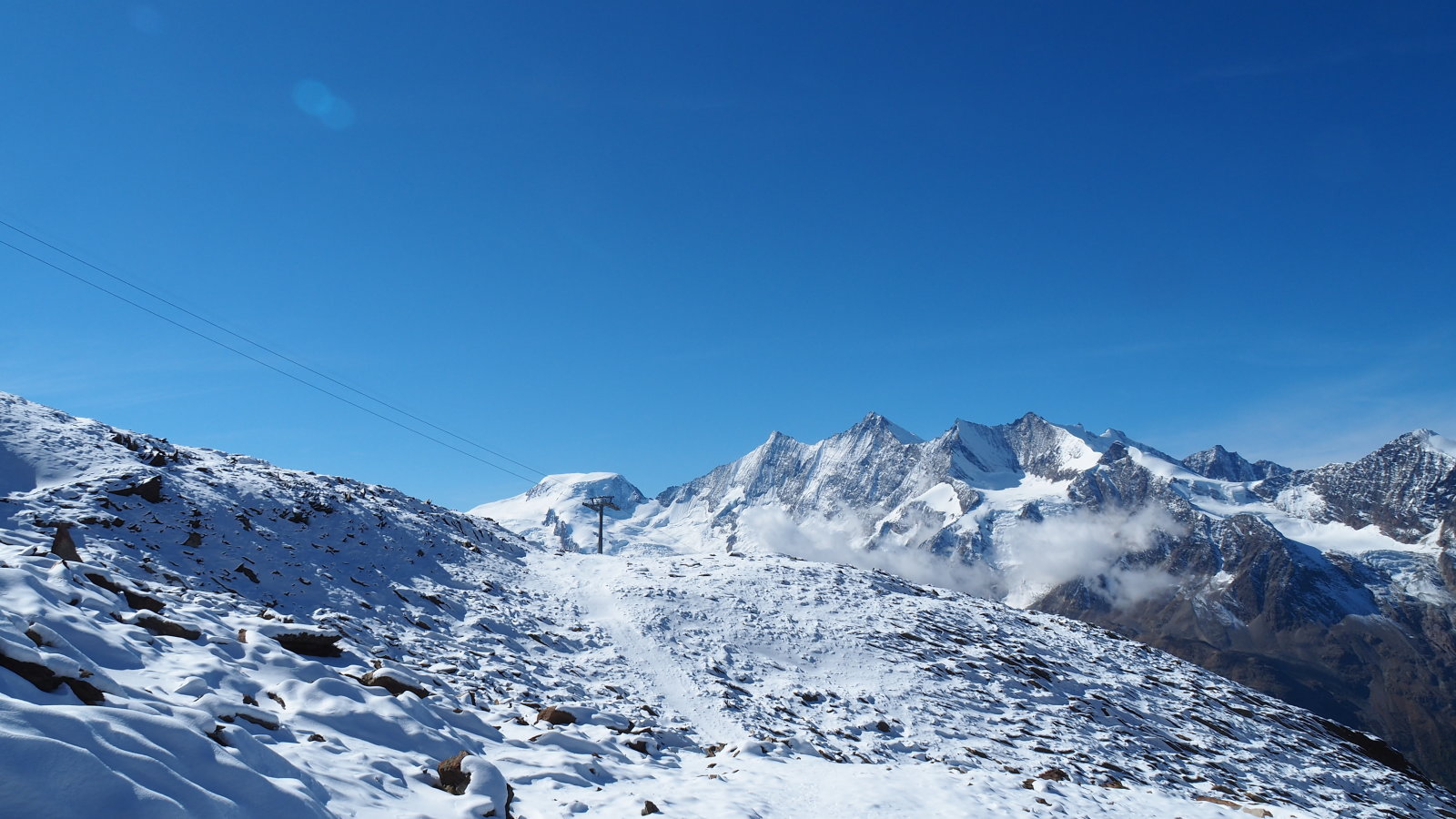 Középen a Dom csúcsa látható(4545m)