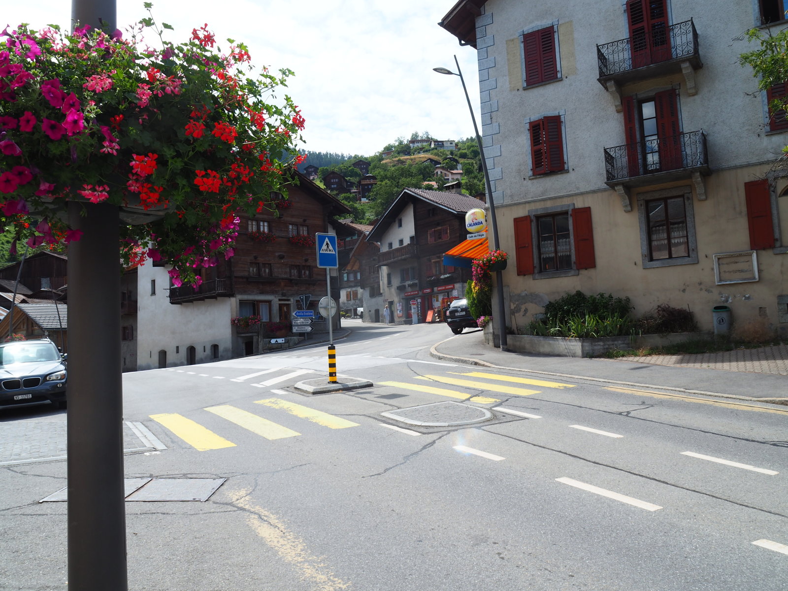 jellegzetes wallisi falu