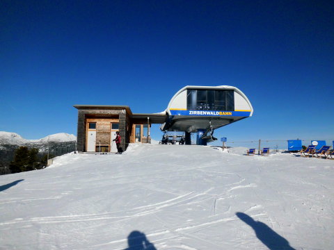 Tömeg a felvonónál