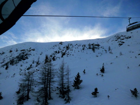 A gerincnél fúj a szél