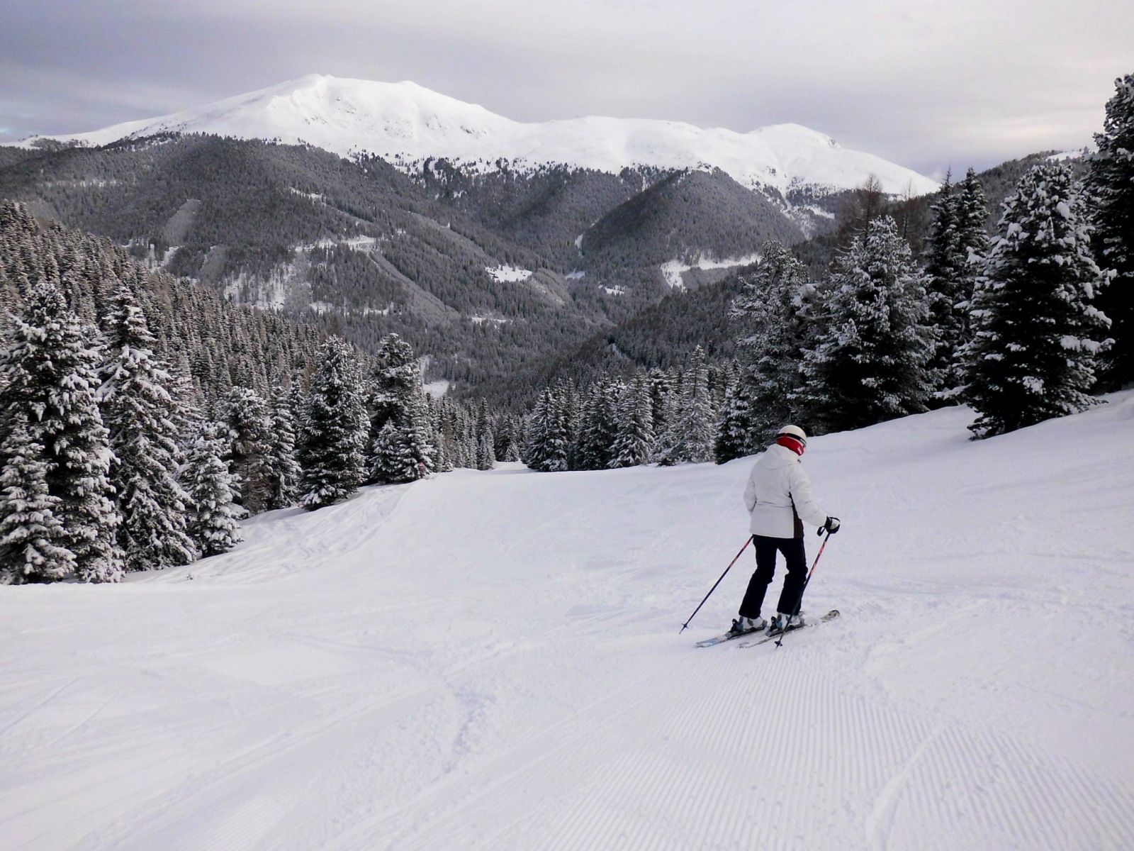 Itt még a reggeli magány az úr