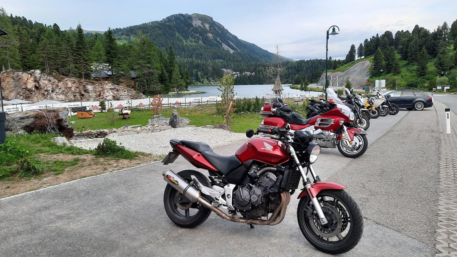 Motorosok is imádják a környéket.