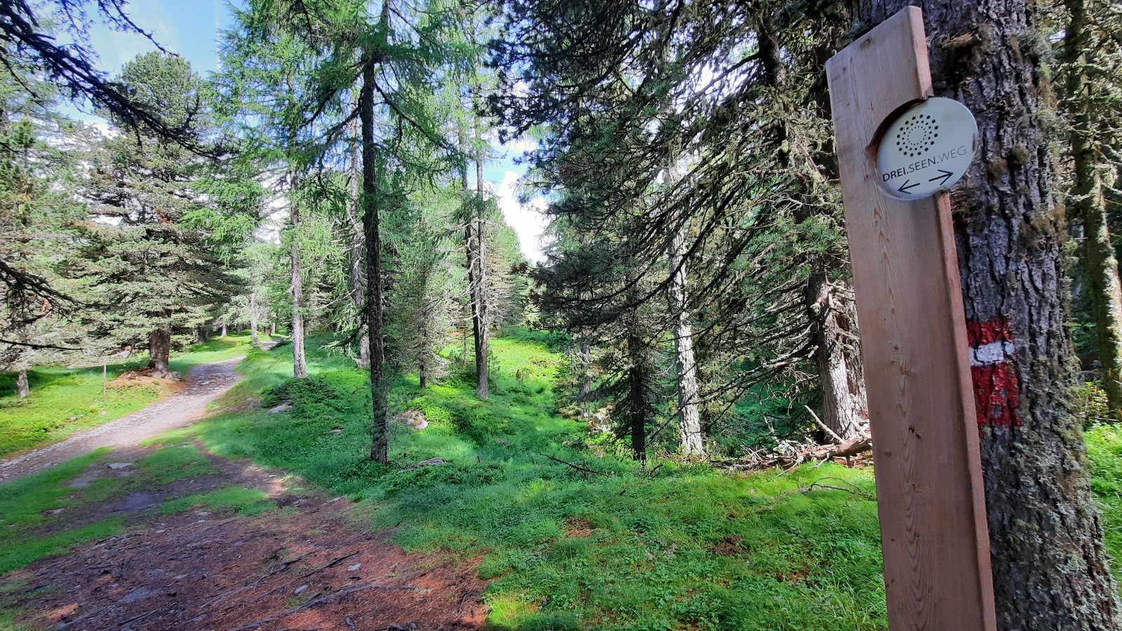 DREI.SEEN.WEG - azaz Három Tó Túra - az kirándulás útvonala a Turrachi-tó, a Zöld-tó és a Fekete-tó körül vezet gyönyörű cirbolyafenyőerdőben