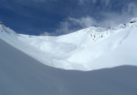 Fenti piros pályák, és a 2600m-es csúcs