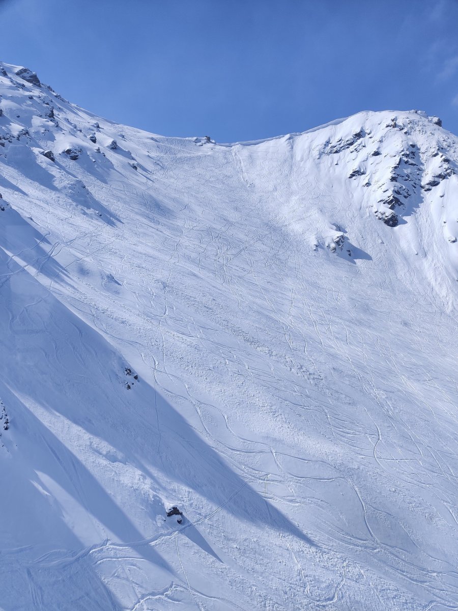 A lezárt Chamois nevű fekete pálya, itt jöttünk le.