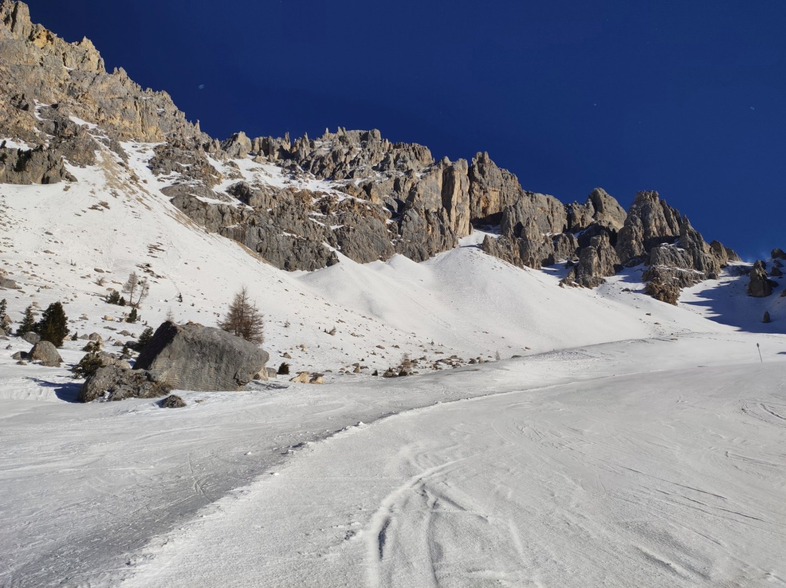 Sziklák a 6a pálya mentén