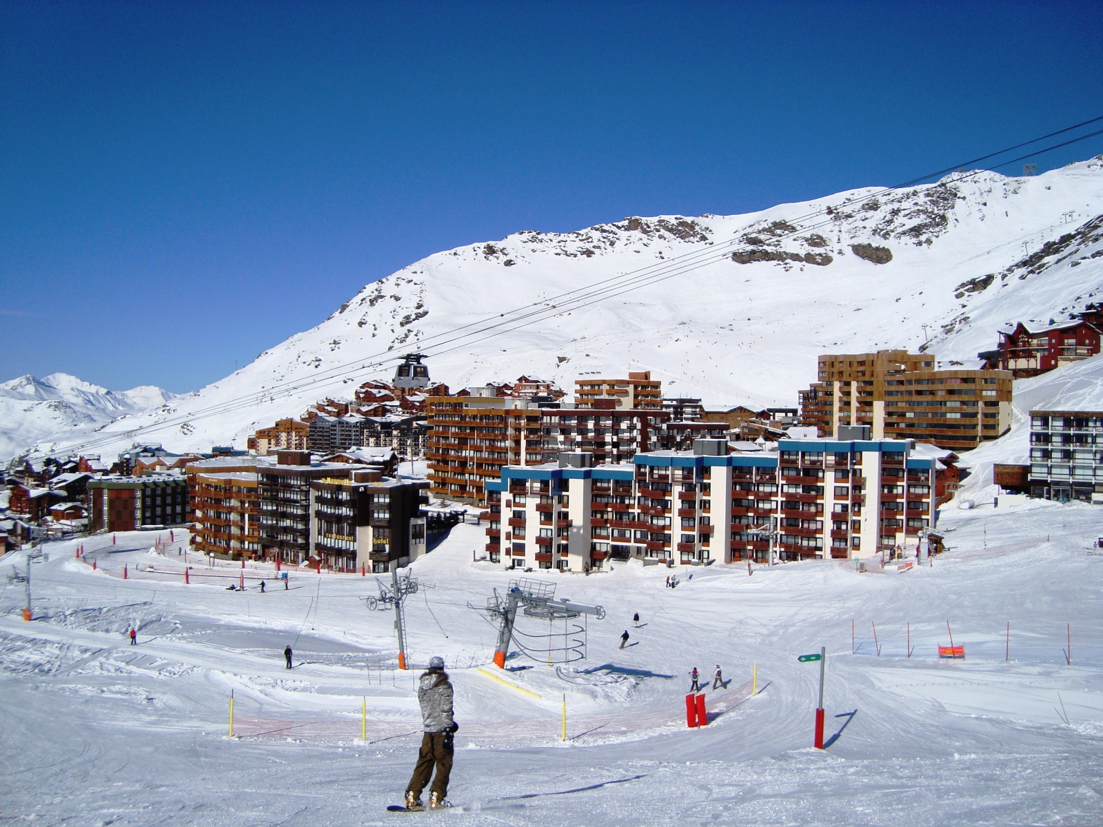 Val-Torens-a-vilag-legmagasabb-si-uduloje-2300-m..jpg