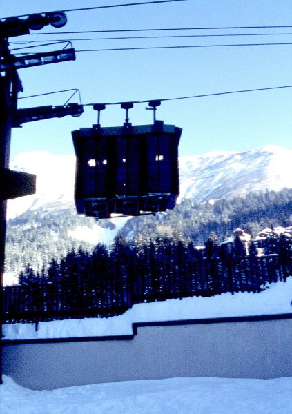 A két városrészt összekötő rövid távolságu kabin