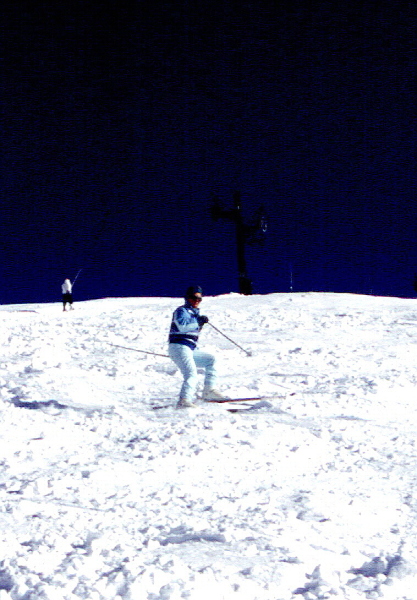 A gerinc pályája melyen délben már lazúl a hó