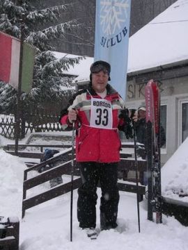 Egy régi Borsodi Síbajnokságon Bánkúton. (Ezüstérmes lettem.)