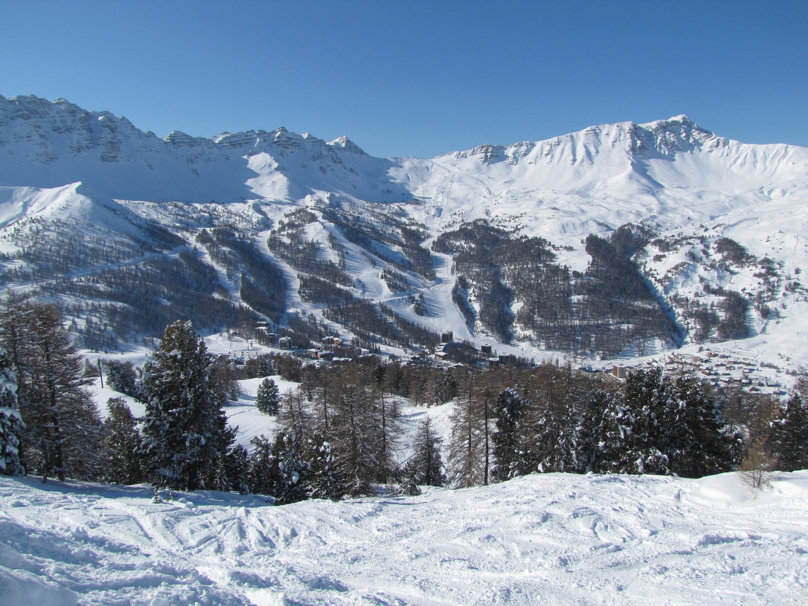 Kilátás a Peynier-ről Vars felé