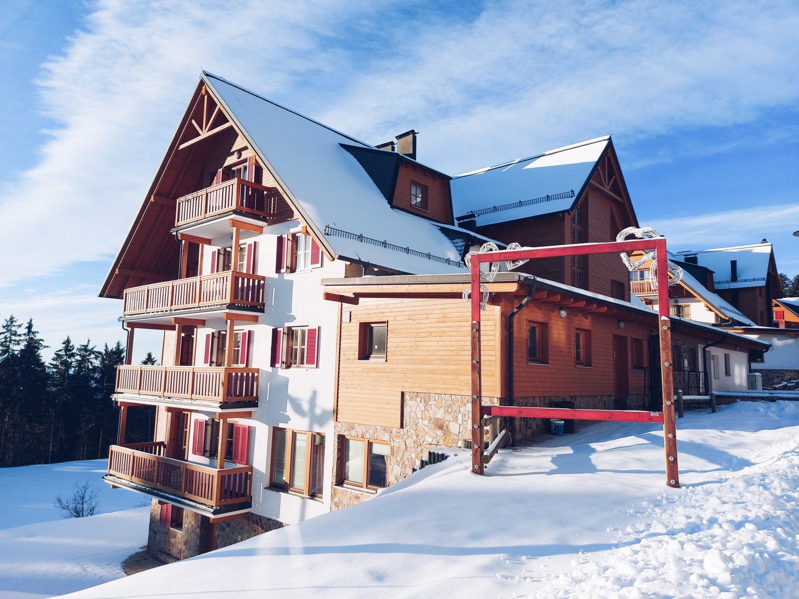Forest-Apartments-Videc-Apartmajska-hia.jpg