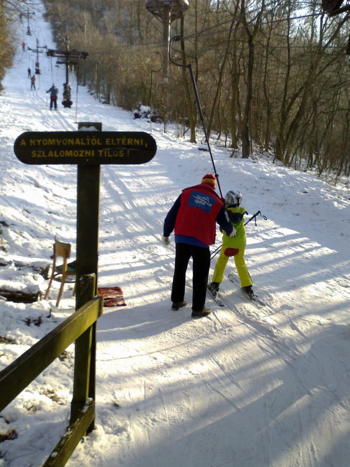 Indulás a tárcsás felvonóval