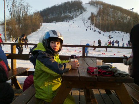Síelés után Visegrádon, egy forró tea a teraszon. | Fotó: TKata