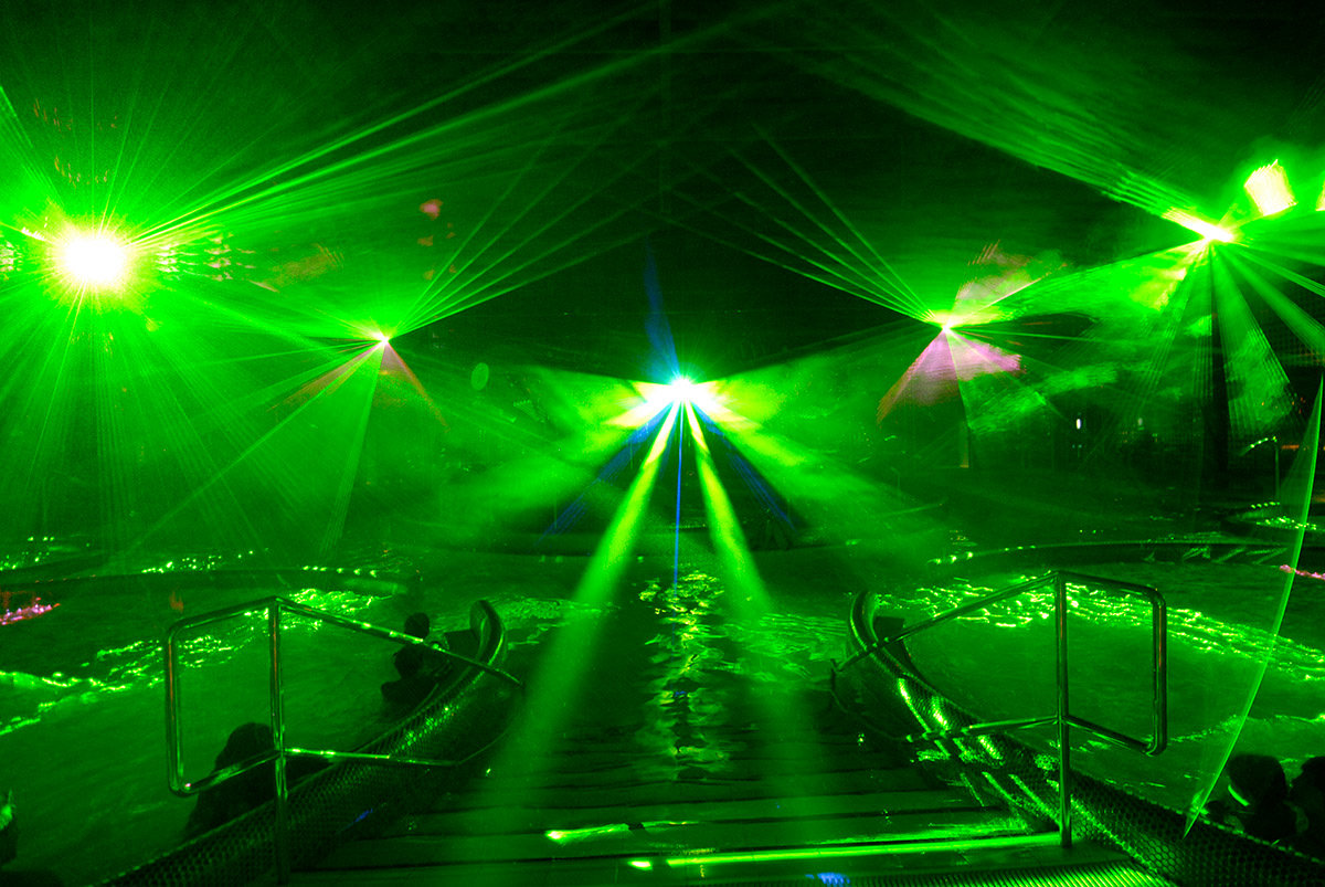 AquaCity-LaserShow-02.JPG