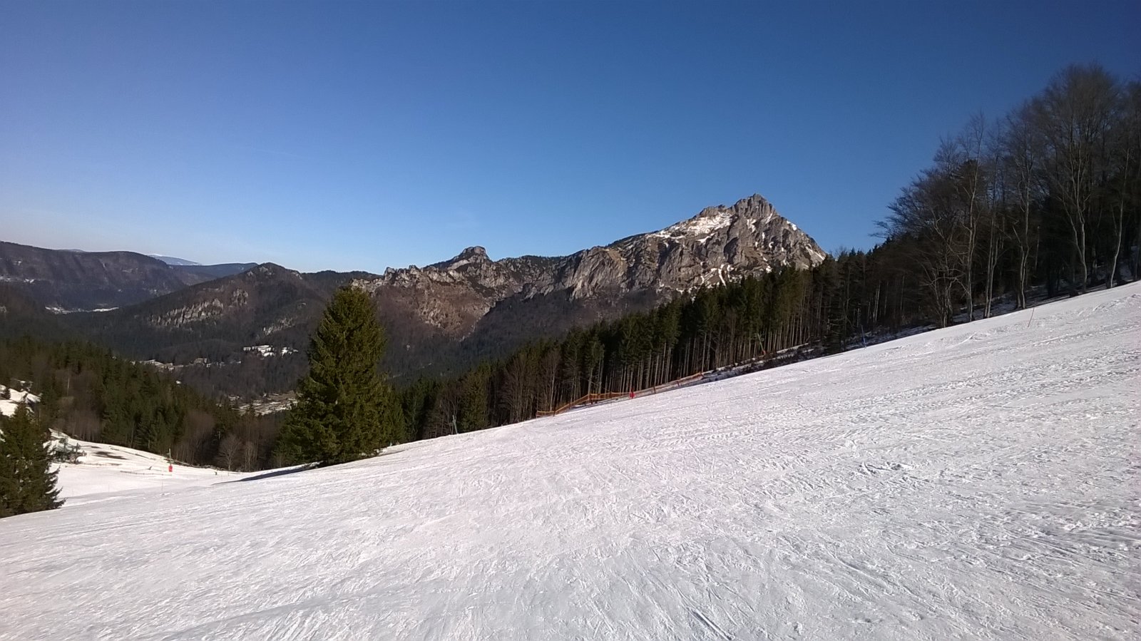 Háttérben a Nagy-Rozsutec (1609 méter)