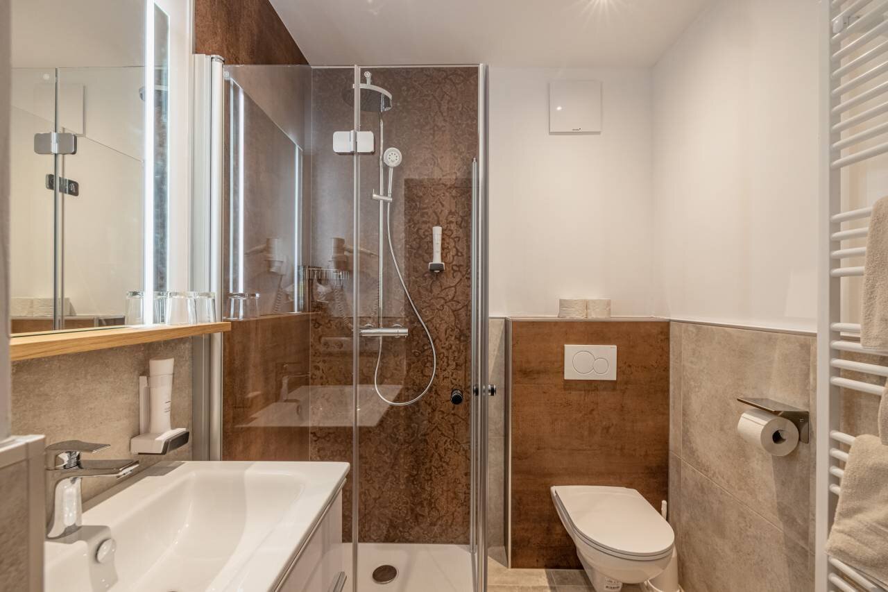 Balkonos, franciaágyas PLUS szoba | Melléképület