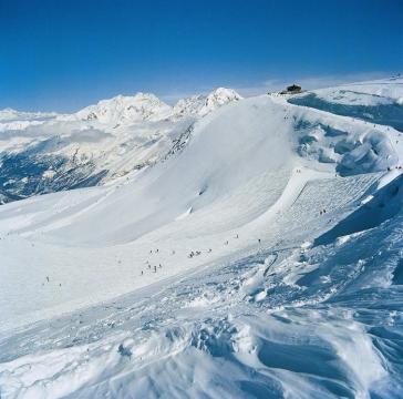 A világ legmagasabban fekvő forgó étterme - Mittelallalin