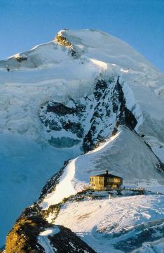 A világ legmagasabban fekvő forgó étterme - Mittelallalin