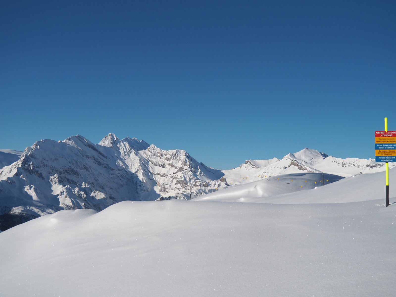 dél irányban a hegyek