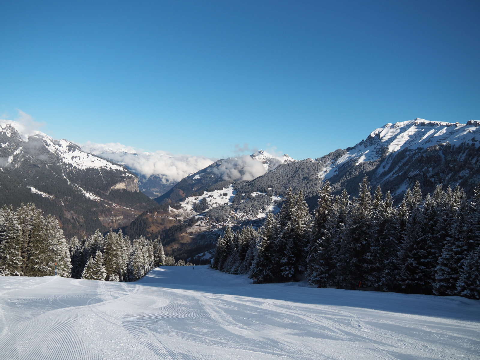 szemben már látszik Wengen