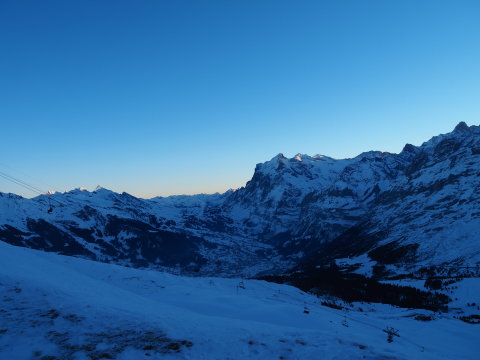 A Wetterhorn csúcsát már reggel süti a Nap